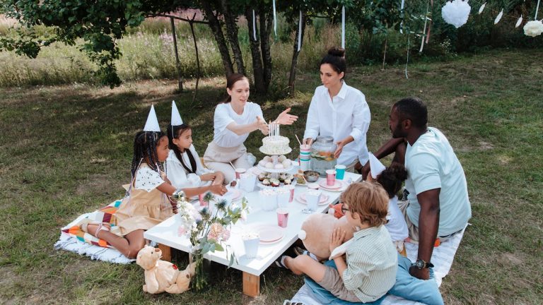 Décoration de table d&rsquo;anniversaire chic : transformez votre célébration